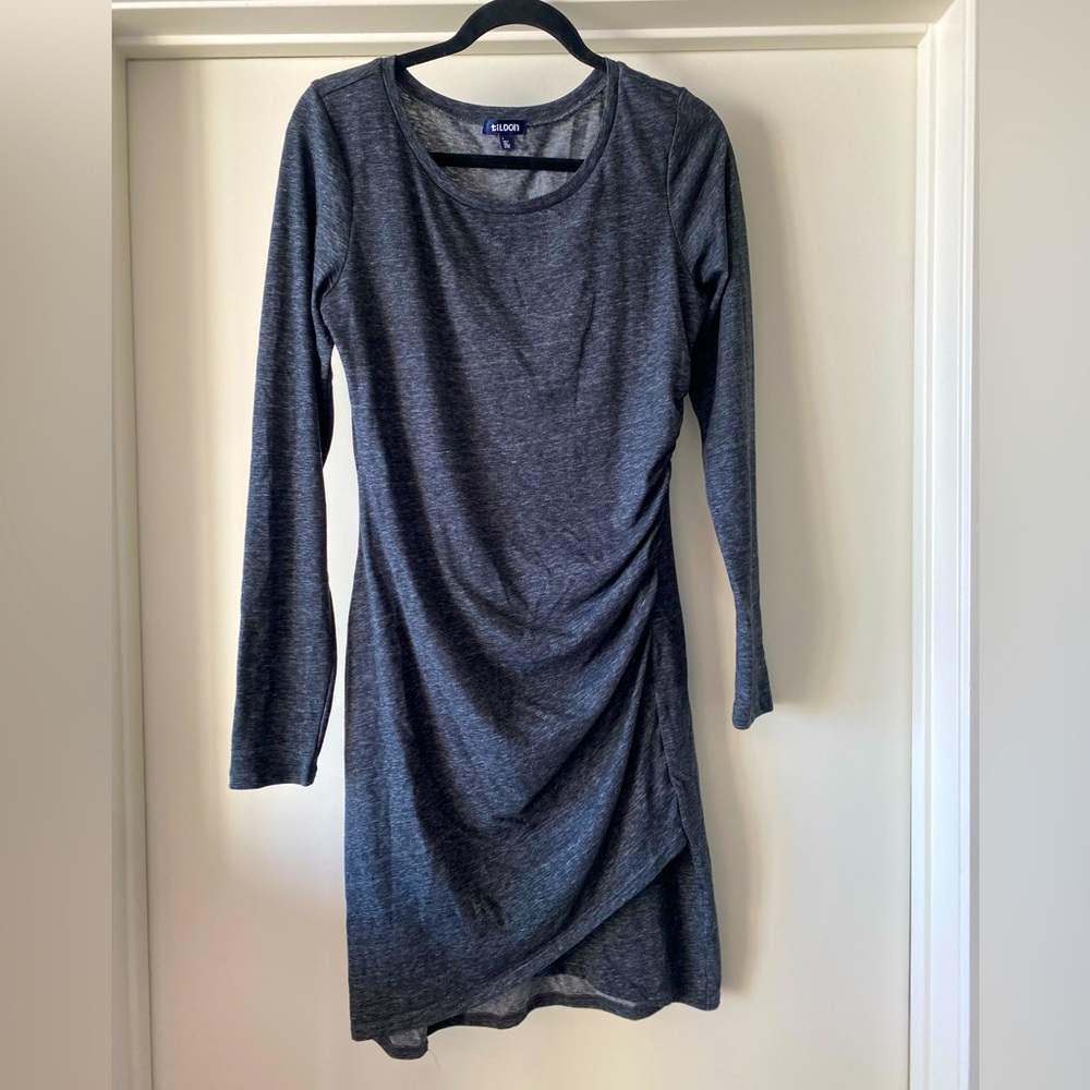Flattering little Grey dress!
